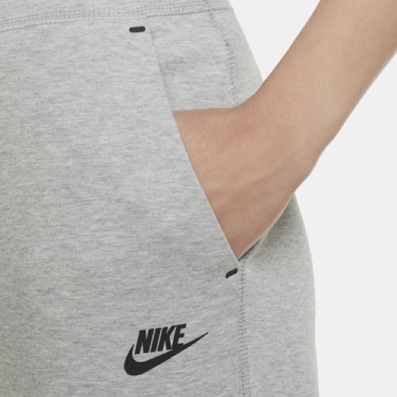 Nike NSW Tech Full-Zip Hoodie and Joggers Set - Picture 5 of 8